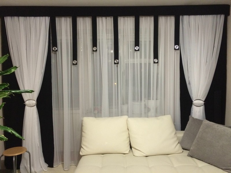 Как красиво повесить ночные шторы в зале фото